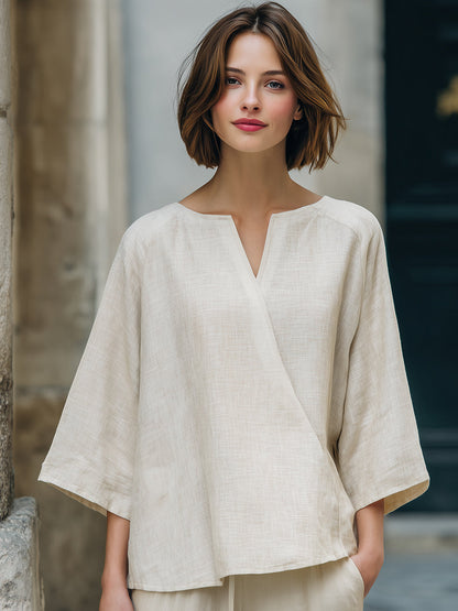 Ósamhverfur toppur úr líni með umslagi að framan 